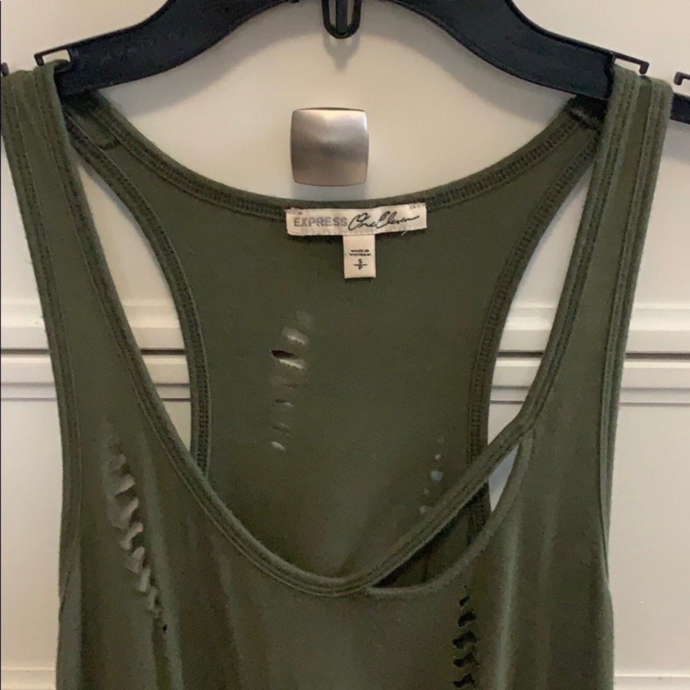 Express Distressed Tank - Picture 2 of 5